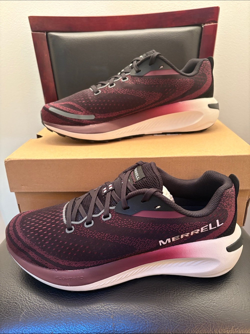 New Merrell Men’s Morphlite Maroon/ Black Athletic Running Sneakers Size 10